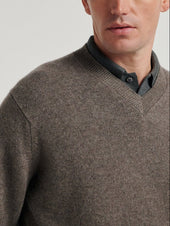 Elk 4 Ply Favourite V Neck Sweater