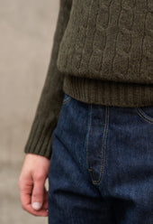 LAMBSWOOL CABLE KNIT CREW NECK JUMPER OLIVE