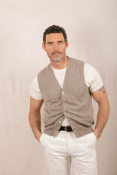 Cashmere Sleeveless Cardigan In