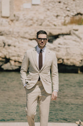 Single Breasted Notch Lapel Suit In Seersucker