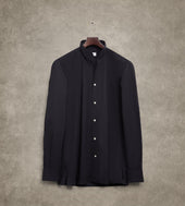 Chemise bleu foncé à col indien