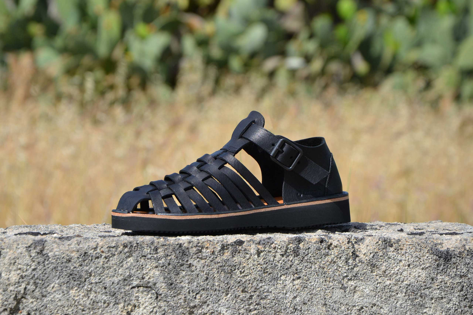 D025 Sandals