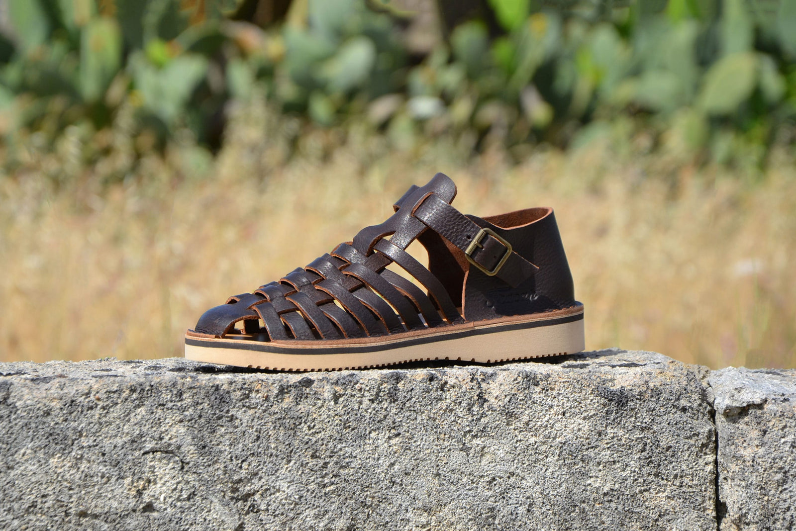 D025 Moro Sandals