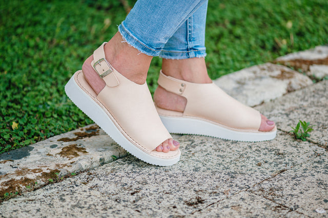 D029 Natural Sandals