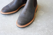 The Elmwood Laurel Waxy Commander