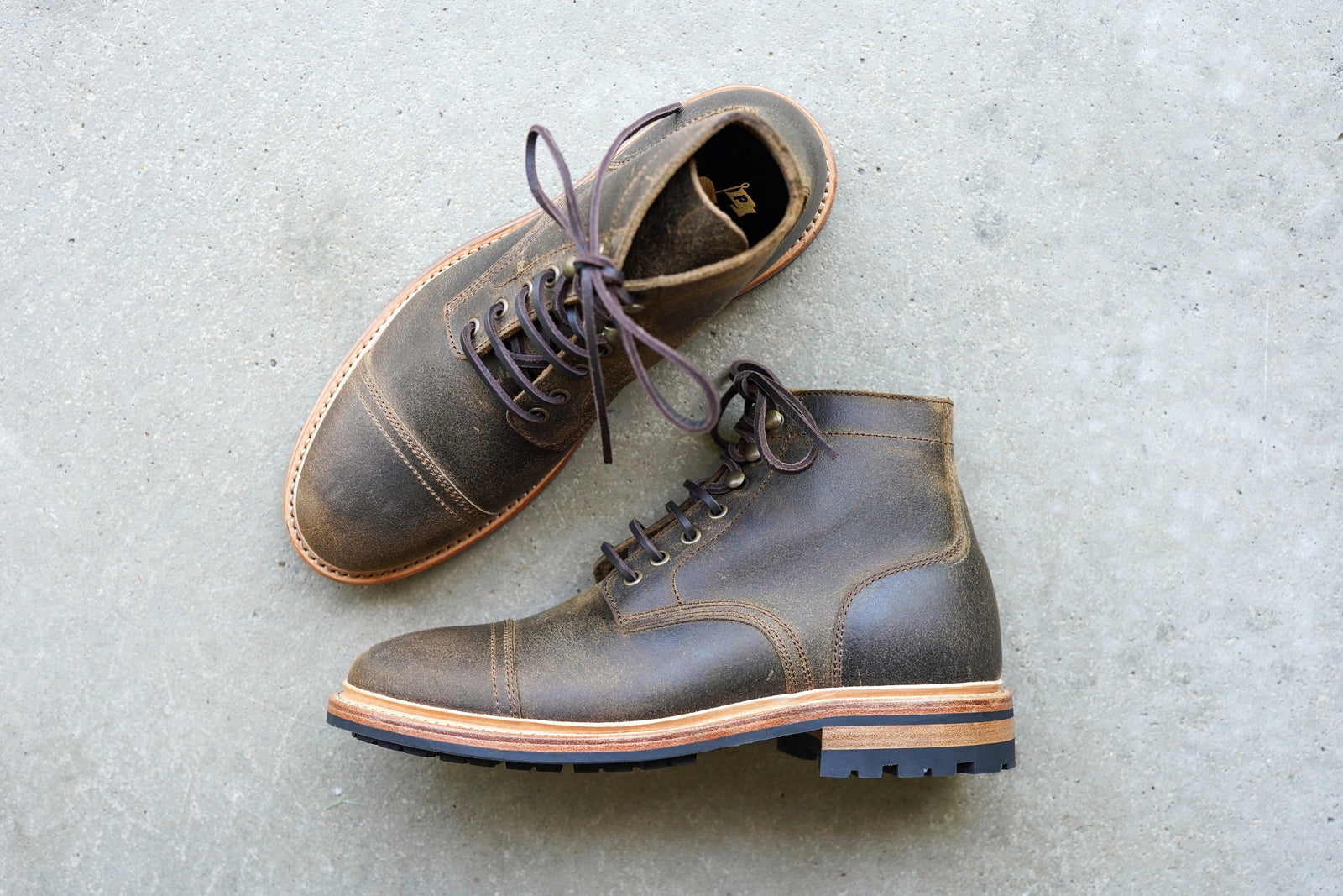 The Richmond Caper Waxy Commander Wide