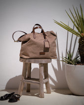 M S Companion A Lovely Land Cuoio