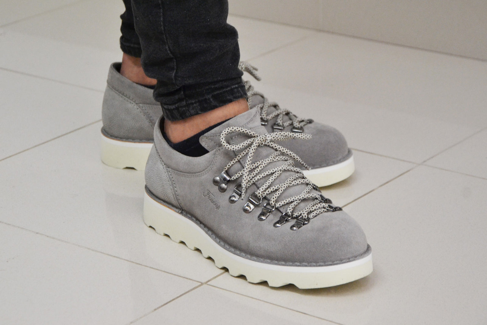 M121 Grey