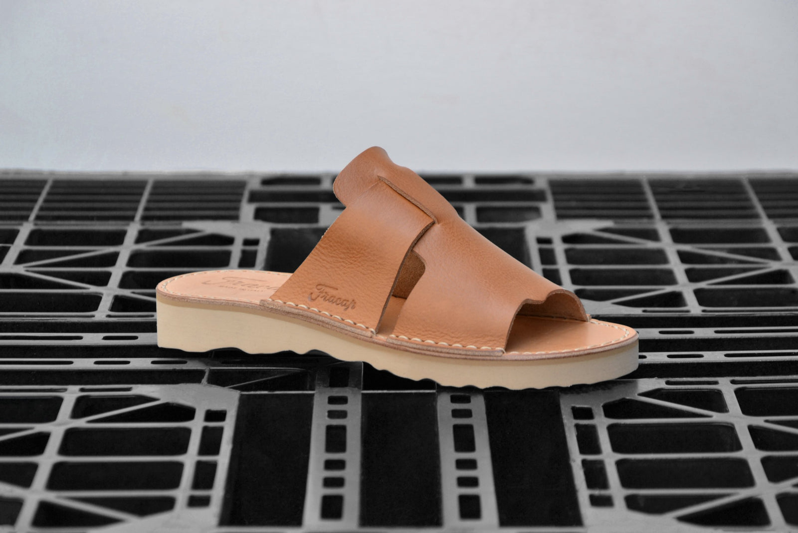 D039 Sandals