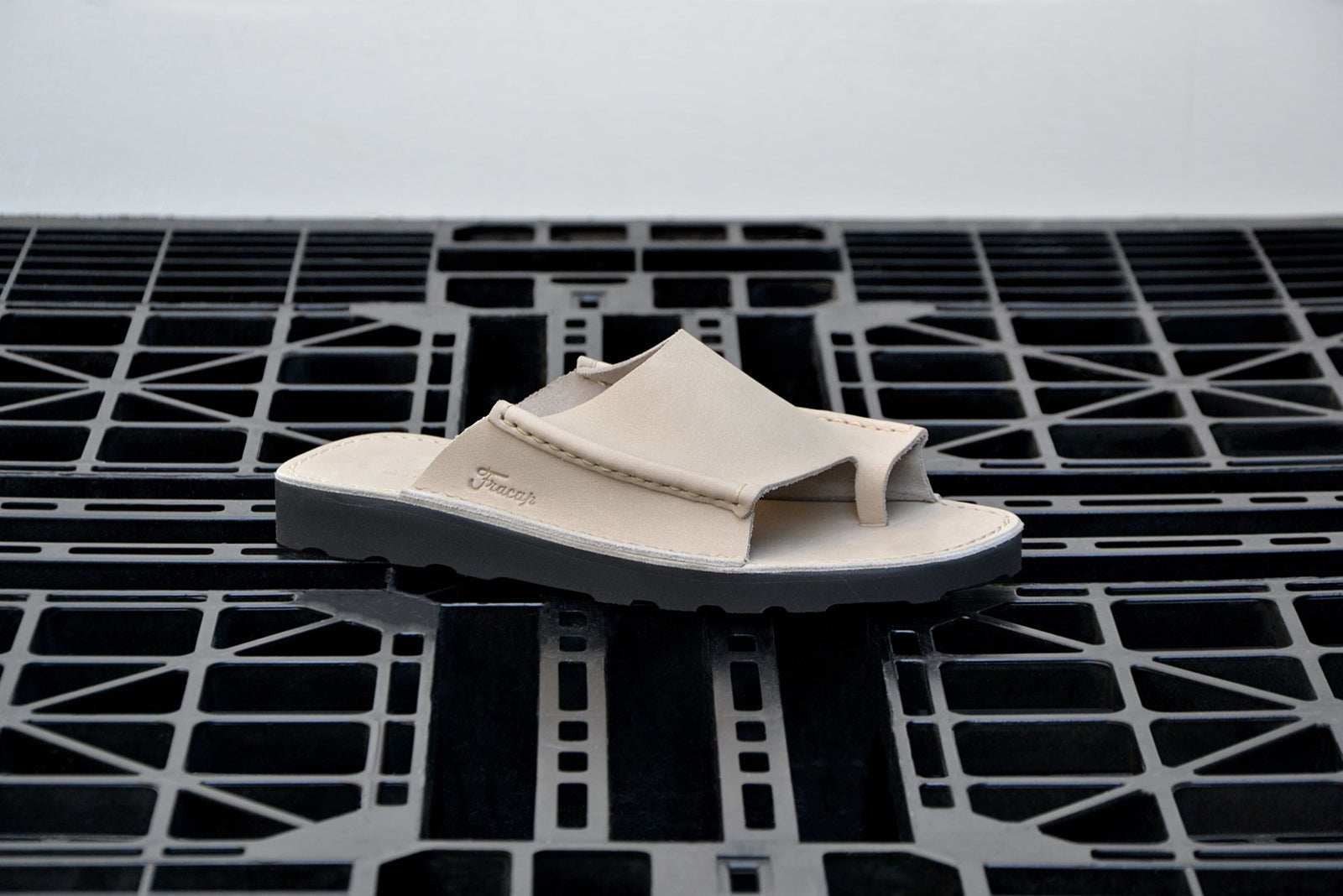 D121 Sandals