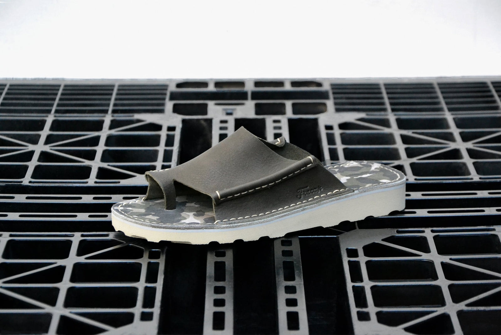D121 Oliva Sandals