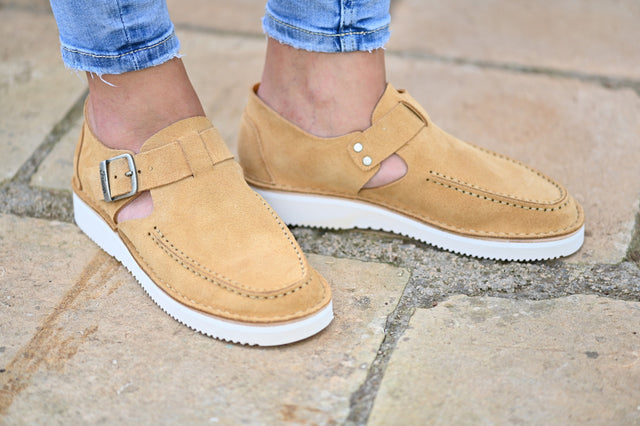 D151 Camel Sandals
