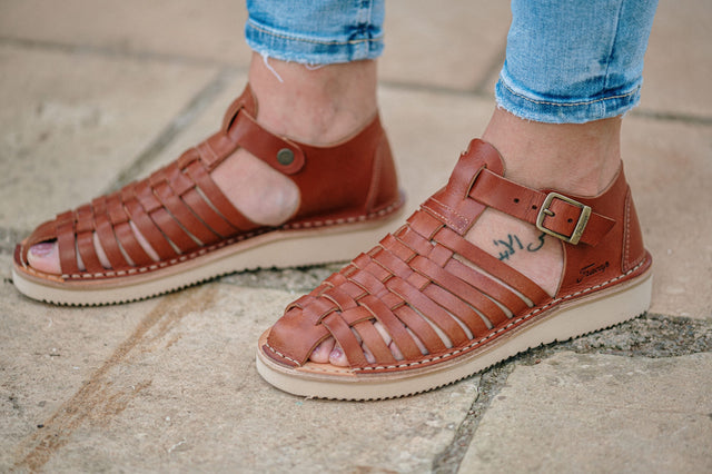 D025 Brown Sandals