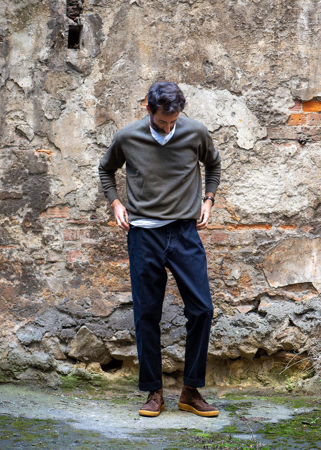 Khaki V-Neck Geelong Lambswool Knitwear