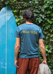 Stewardess Blue Back Logo MAN T-Shirt SS26