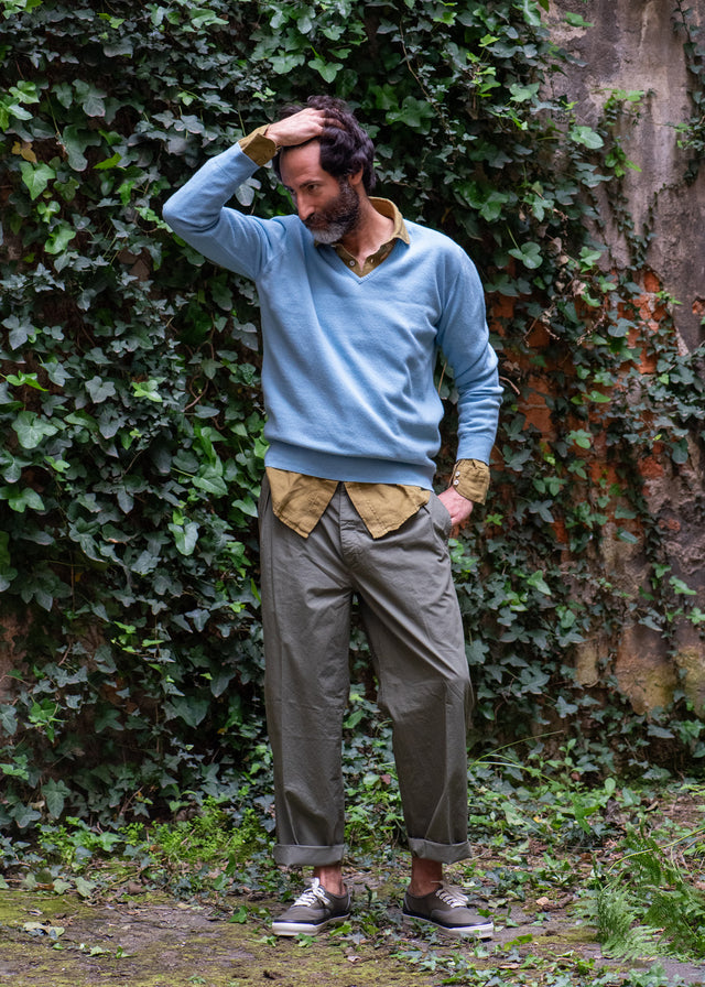 Light Blue V-Neck Geelong Lambswool Knitwear