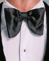 Black Butterfly Pre-Tied Bow Tie