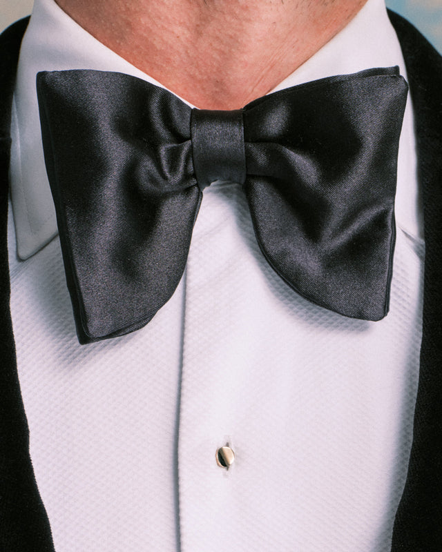 Black Butterfly Pre-Tied Bow Tie