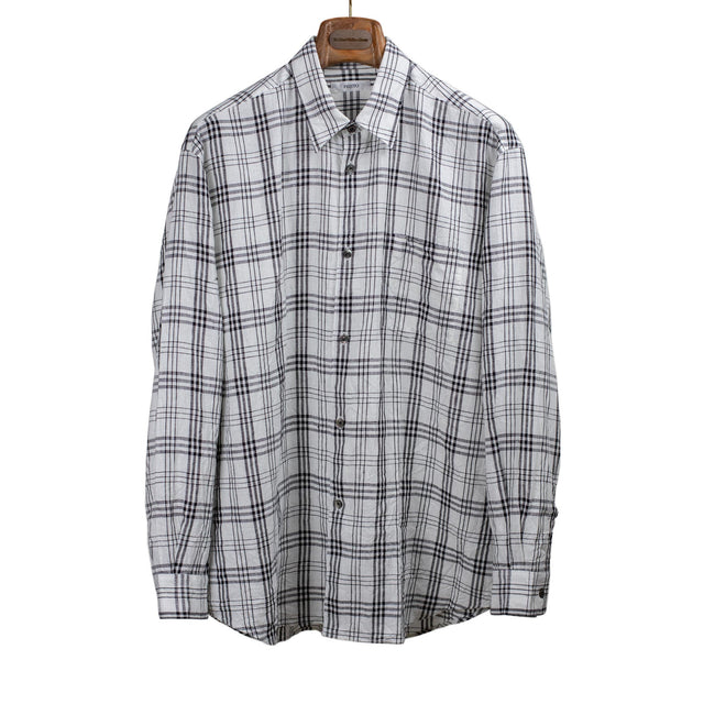 Relaxed shirt in black and white check linen