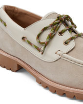 La Chaussure Bateau Suede