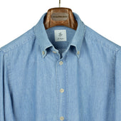 Buttoned collar shirt in Japanese washed cotton denim (restock)