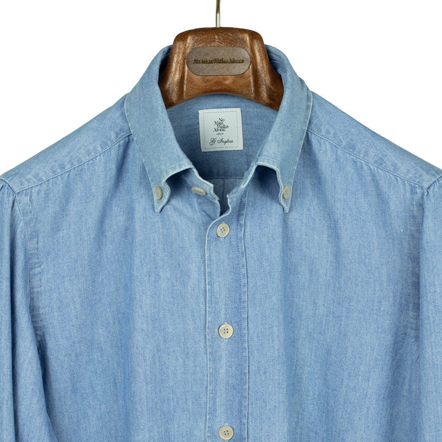 Buttoned collar shirt in Japanese washed cotton denim (restock)