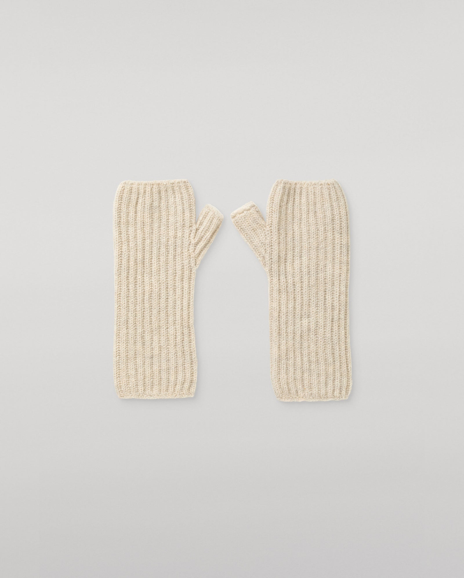 Della Ribbed Natural Cashmere Wristwarmers