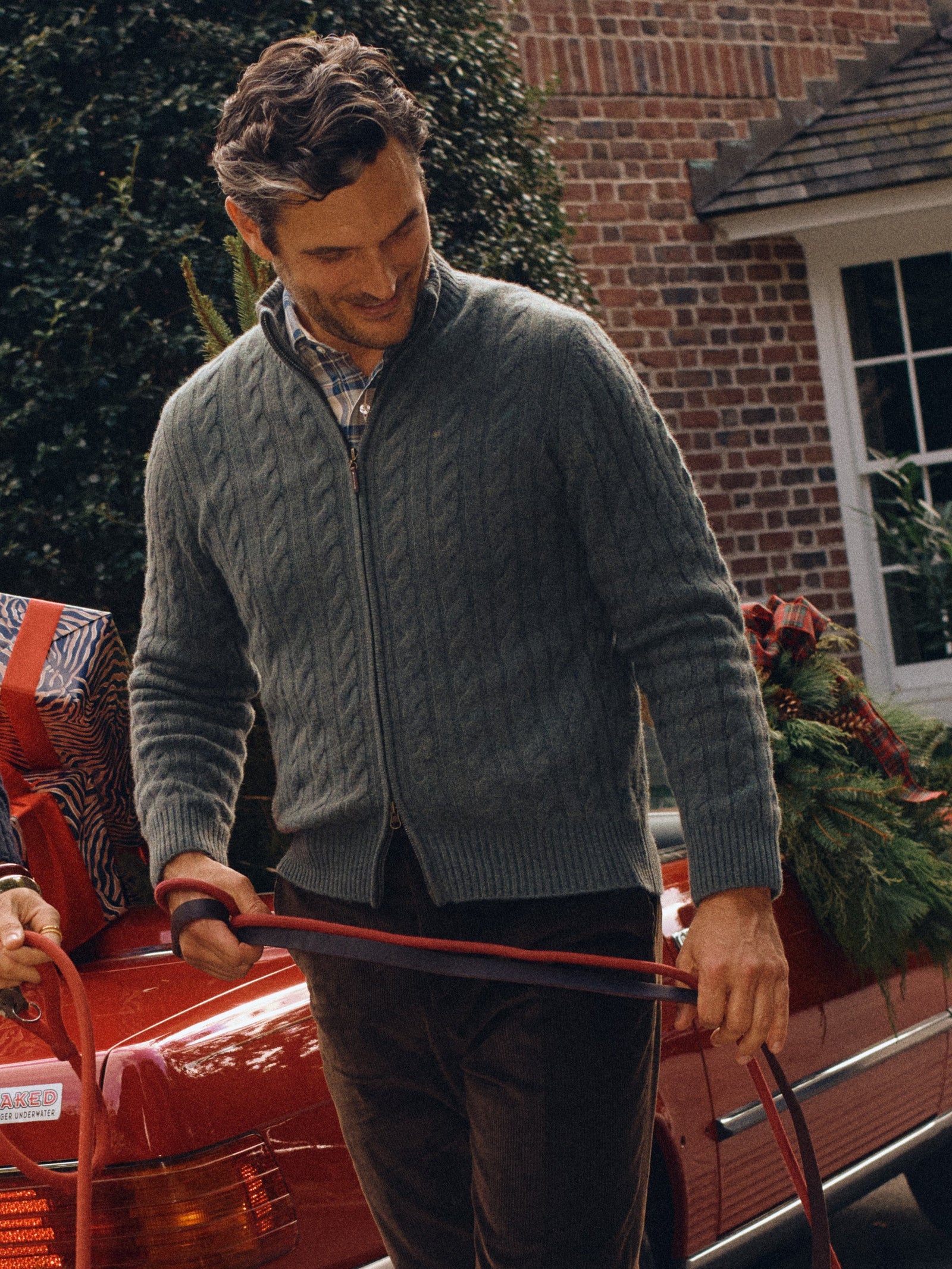 Deep Solid Lochside Cashmere Sweater Men S Sweaters J Mclaughlin