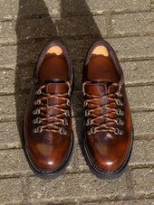 Bright Shoemakers Mountain Shoe Highshine