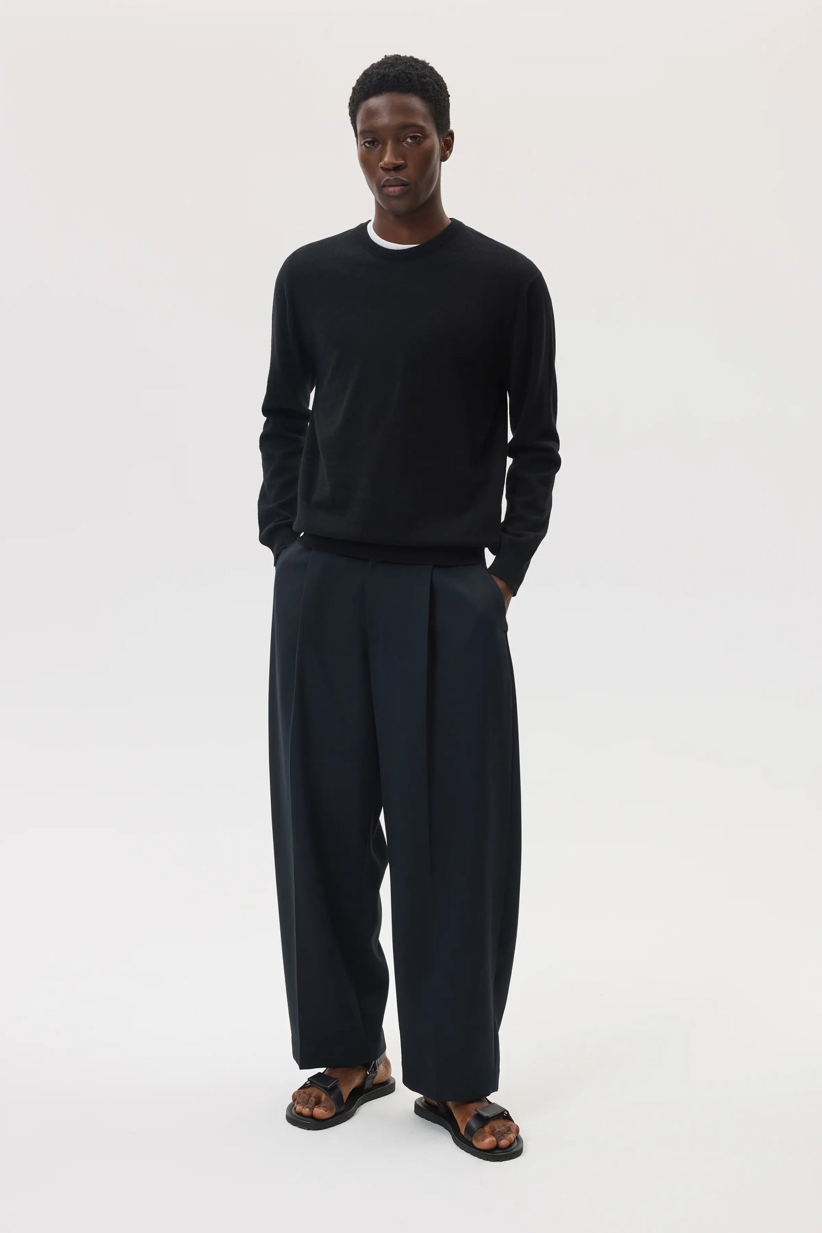 Classic Cashmere Round Neck Jumper