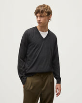 Fin Dark Grey V Neck Superfine Cashmere Jumper