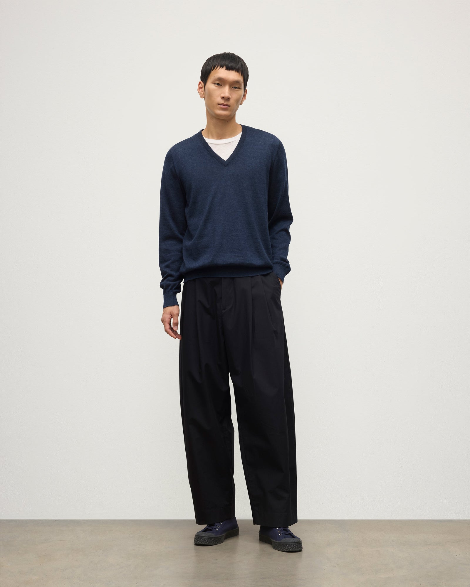 Fin V Neck Superfine Cashmere Jumper