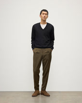 Fin Black V Neck Superfine Cashmere Jumper