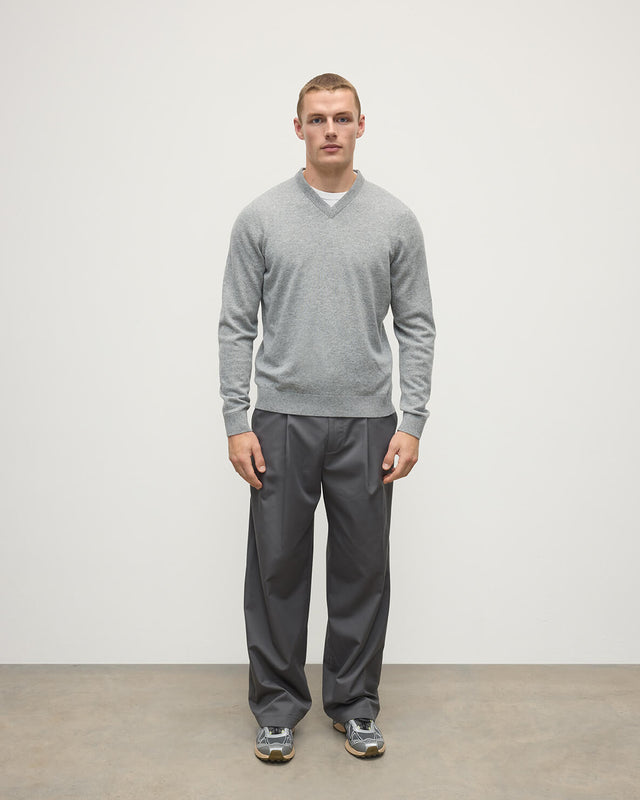 Rory Light Grey Classic Cashmere V-Neck Jumper