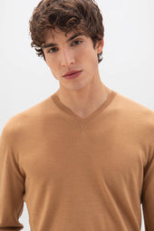 Superfine Merino V Neck Camel Jumper