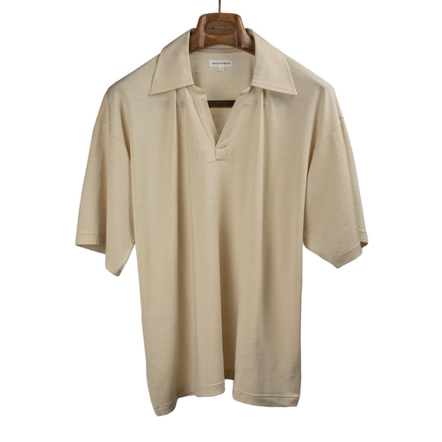 Skipper shirt in almond washable merino wool jersey