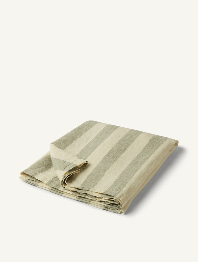 WIDE-STRIPE LINEN BEACH TOWEL