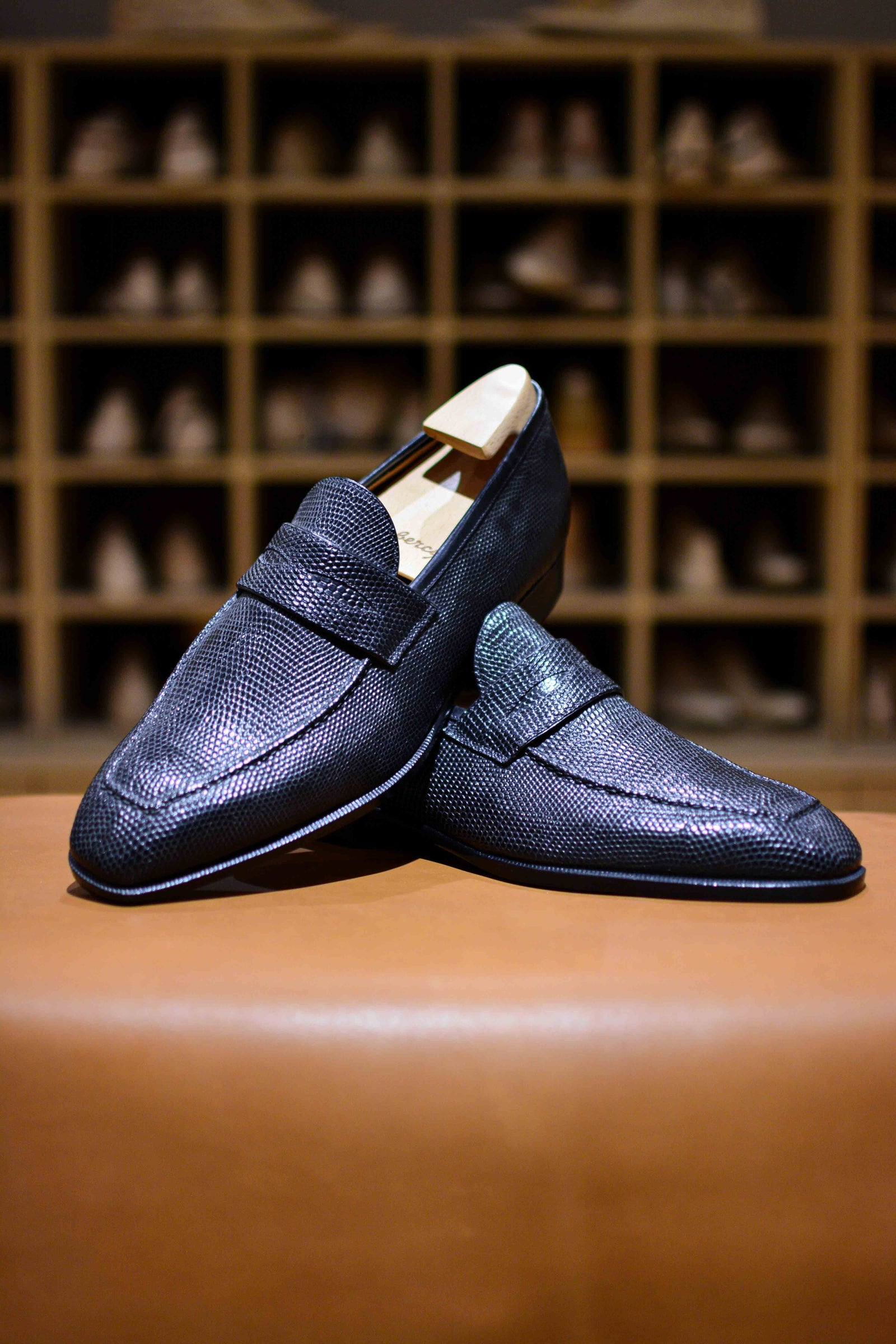Le Mocassin Masque Lupin En L Zard