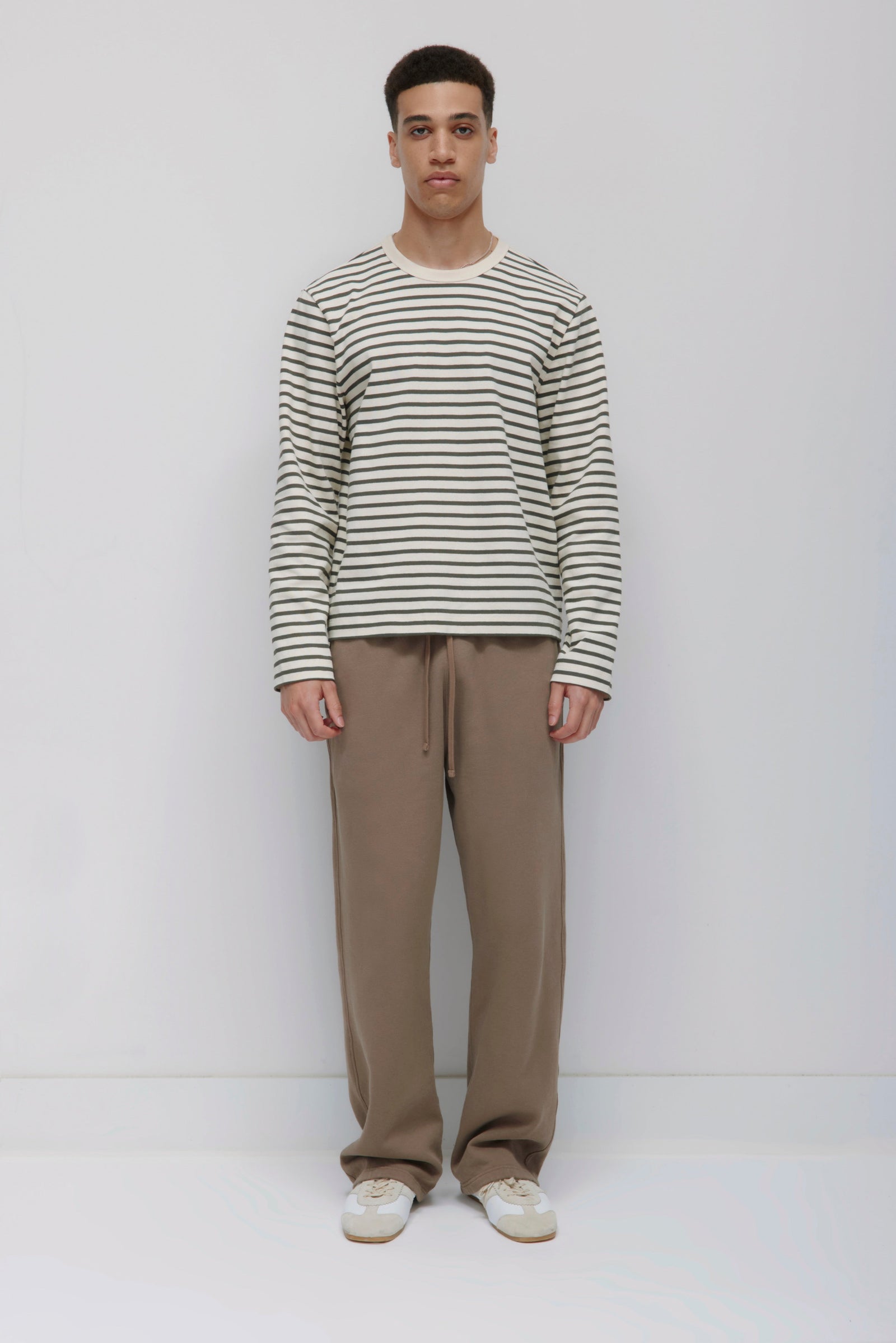 Men's Essential Straight Sweatpant in Taupe