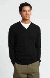 V Neck Cashmere Jumper In Black
