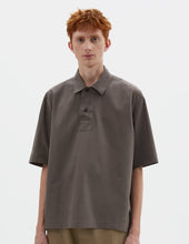 MHL. OFFSET PLACKET POLO | WASHED COTTON POPLIN | MOLE