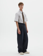 STITCH PLEAT TROUSERS | DRY LINEN PLAINWEAVE | INK