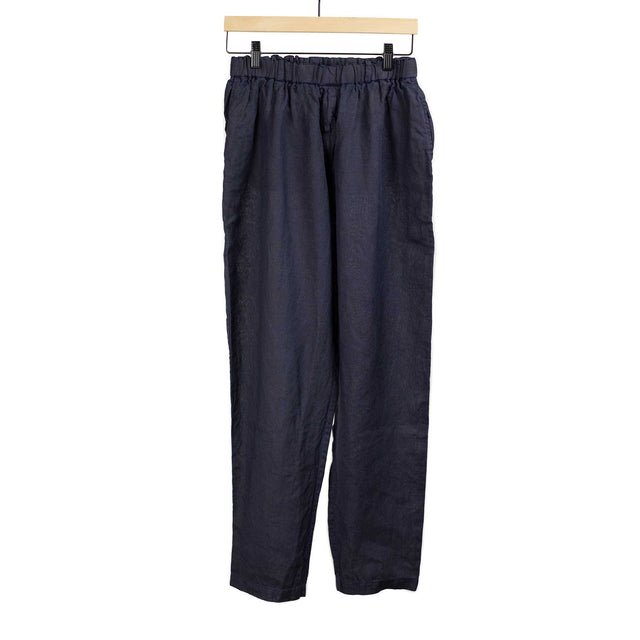 Easy pants in indigo and persimmon tannin dyed hemp