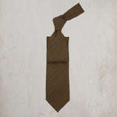 Overcheck Herringbone Tie In