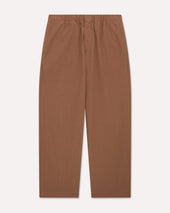 Pantalone marrone senza pieghe