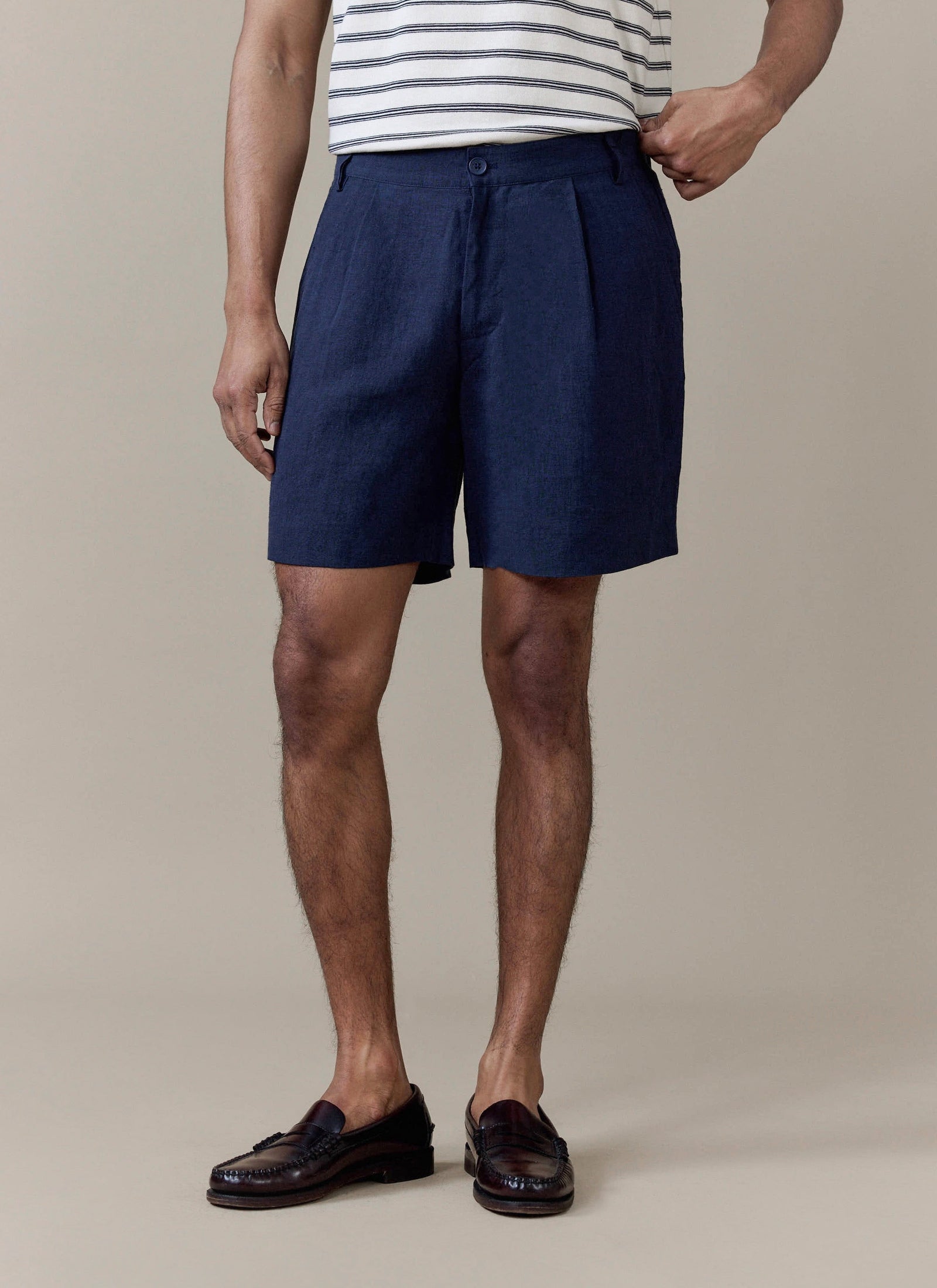 Pleated Tailored Shorts | Linen | Navy
