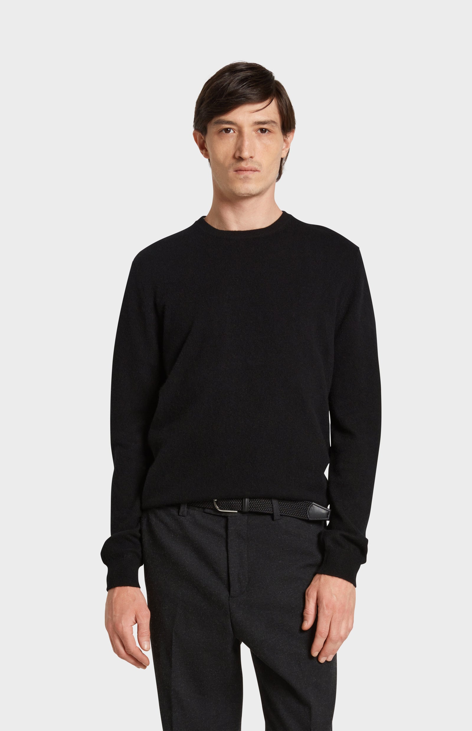 Men's Classic Round Neck Cashmere Jumper In Black