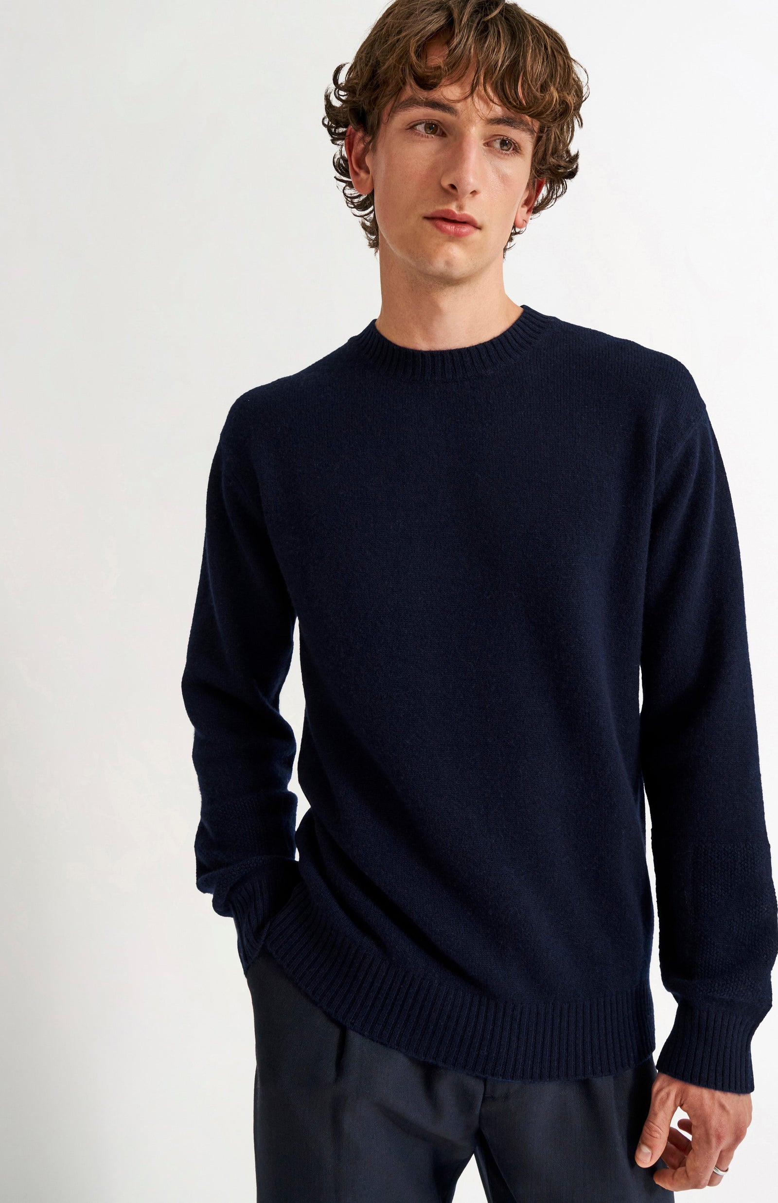 Men's Round Neck Cashmere Jumper In Navy Melange