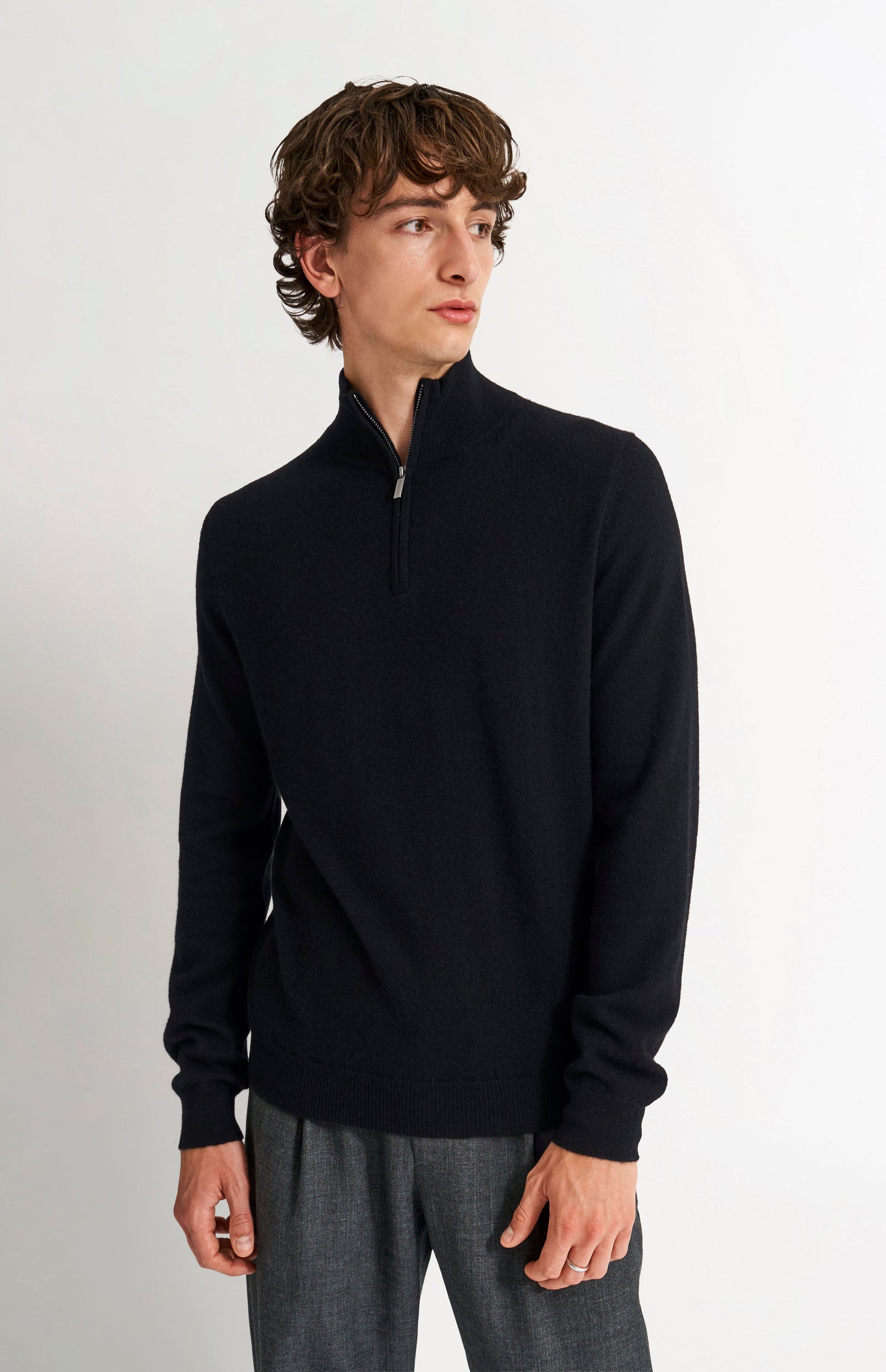 Men's Qtr Zip Cashmere Classic Jumper In Black