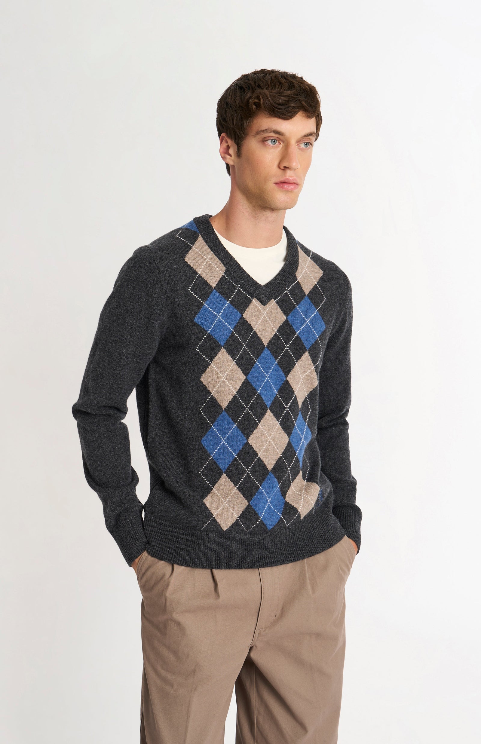 Men's Kessock V-neck Supersoft Lambswool Argyle Jumper In Charcoal / Blue / Mushroom